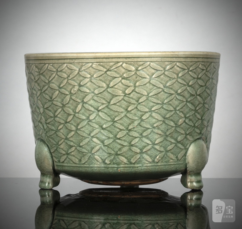 An incense burner with cash pattern and celadon glaze - 图2